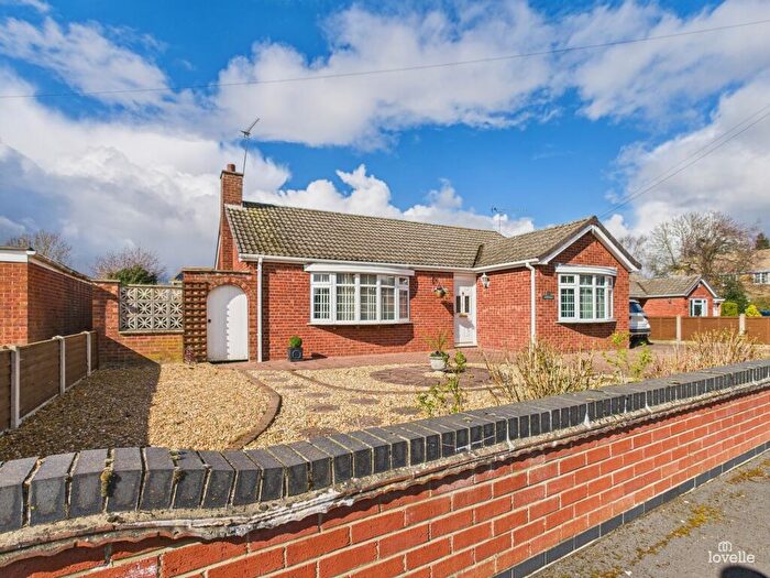 2 Bedroom Bungalow For Sale In Willow Grove, Scawby, DN20