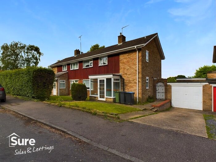 3 Bedroom Semi-Detached House To Rent In Hartsbourne Way, Hemel Hempstead, Hertfordshire, HP2