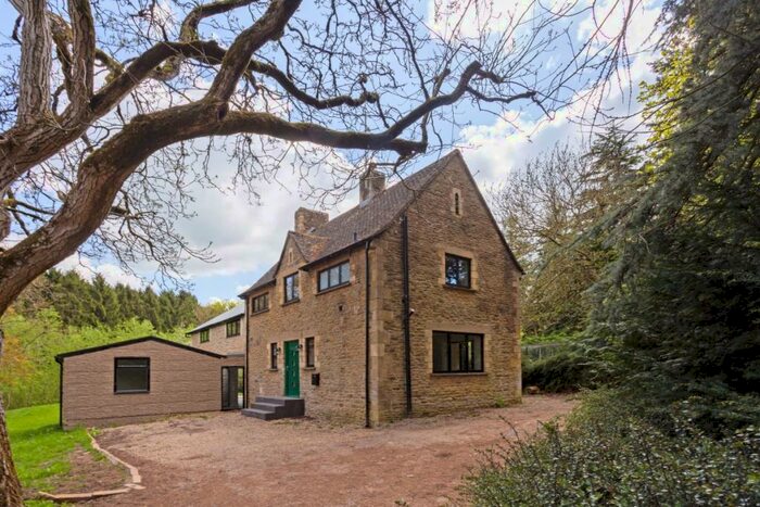 5 Bedroom Detached House To Rent In London Road Cheltenham, GL54