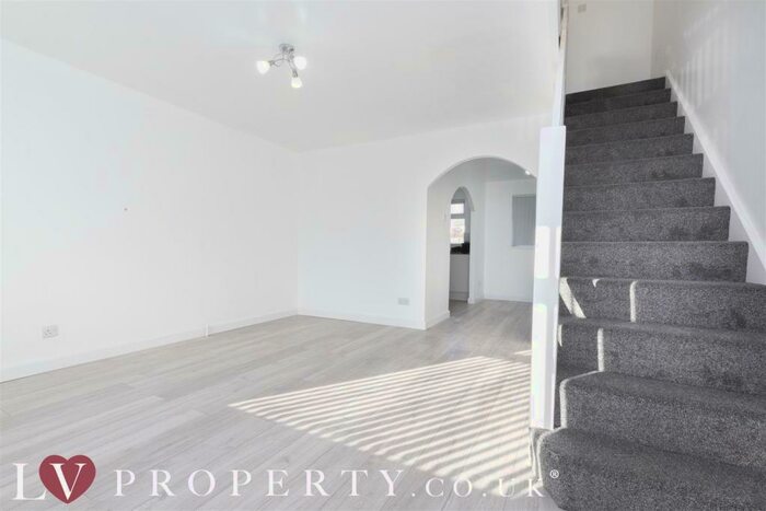 3 Bedroom House To Rent In Clark Street, City Centre, Birmingham, B16