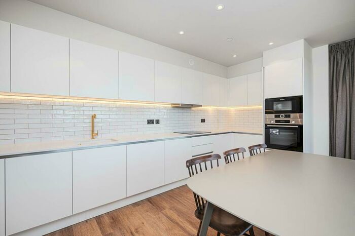 3 Bedroom Flat To Rent In Sessile Apartments, Tottenham, London, N17