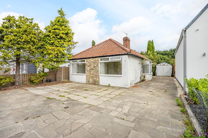 2 Bedroom Bungalow For Sale In Hopgrove Lane North, York, YO32