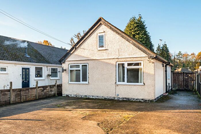 3 Bedroom Bungalow For Sale In Common Lane, New Haw, KT15