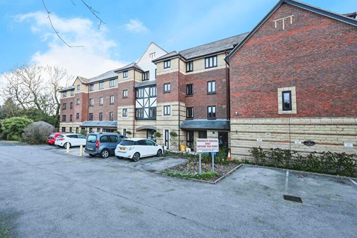 1 Bedroom Flat For Sale In Belfry Drive, Wollaston, Stourbridge, DY8