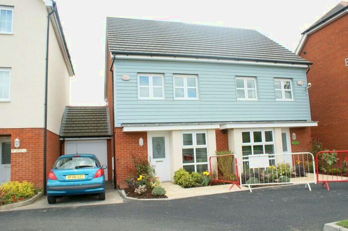 2 Bedroom Property To Rent In Ashmount Crescent, Cippenham, Slough SL1