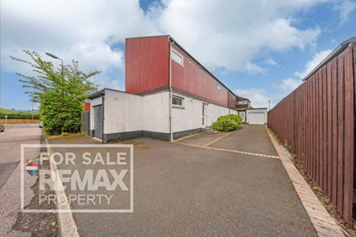 4 Bedroom Semi-Detached House For Sale In Carlyle Court, Craigshill, Livingston, EH54