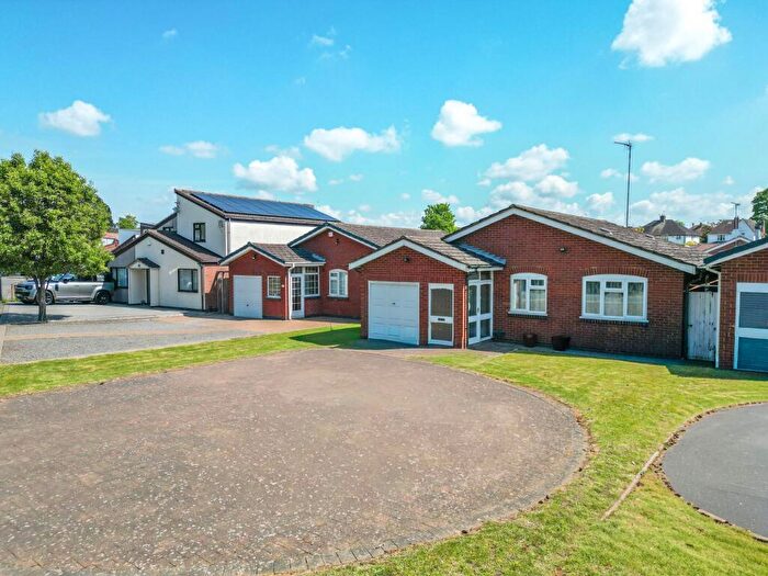 3 Bedroom Detached Bungalow For Sale In Higham Lane, Nuneaton, CV11