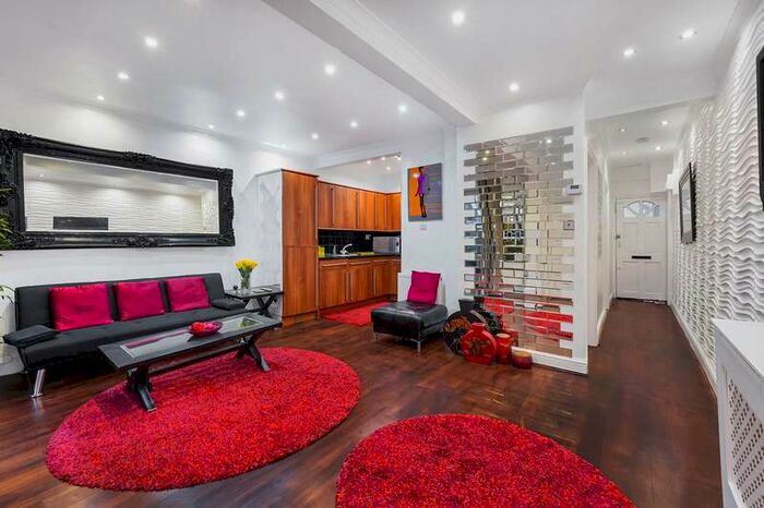 2 Bedroom Flat To Rent In Edith Grove, London, SW10