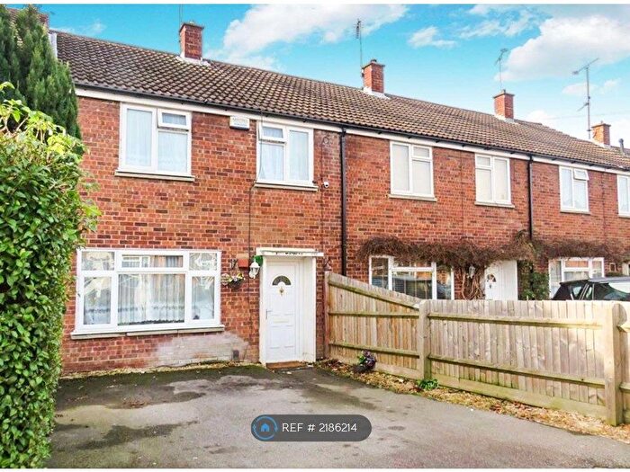 3 Bedroom Terraced House To Rent In Palmer Avenue, Aylesbury, HP19