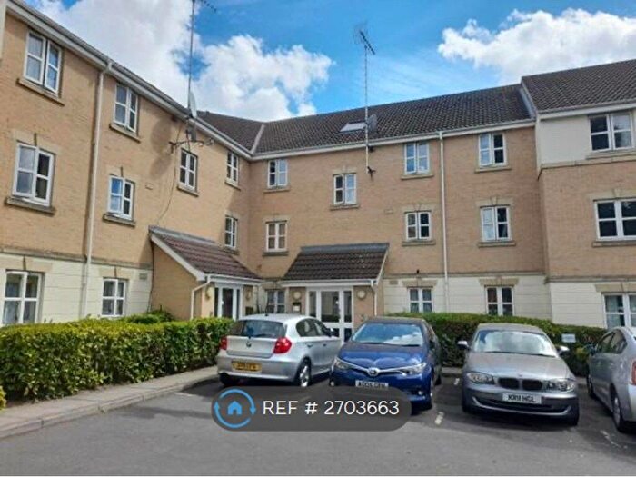 2 Bedroom Flat To Rent In Scholars Walk, Langley, Slough, SL3