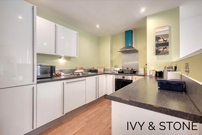 2 Bedroom Apartment For Sale In Latitude Court, London, E16