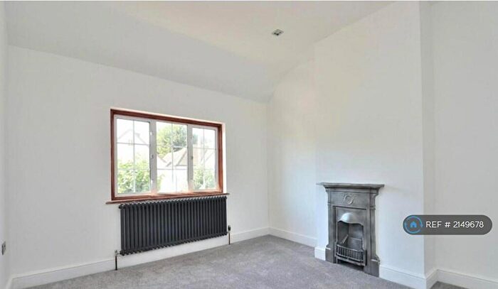 3 Bedroom Semi-Detached House To Rent In Chelmsford, Chelmsford, CM2