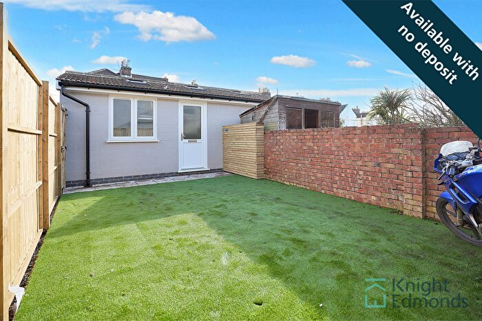 Bungalow To Rent In Cross Street, Maidstone, ME14