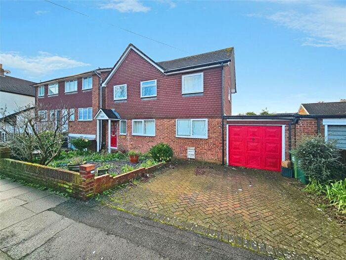 4 Bedroom Detached House To Rent In Budebury Road, Staines-Upon-Thames, Surrey, TW18