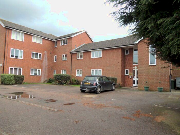 2 Bedroom Flat To Rent In Abbotts Heath, CO2