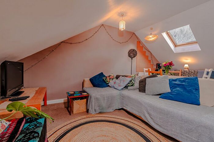 1 Bedroom Terraced House To Rent In Wootton Road, Bristol, BS4