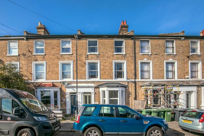 1 Bedroom Flat To Rent In Fransfield Grove, Sydenham, London, SE26