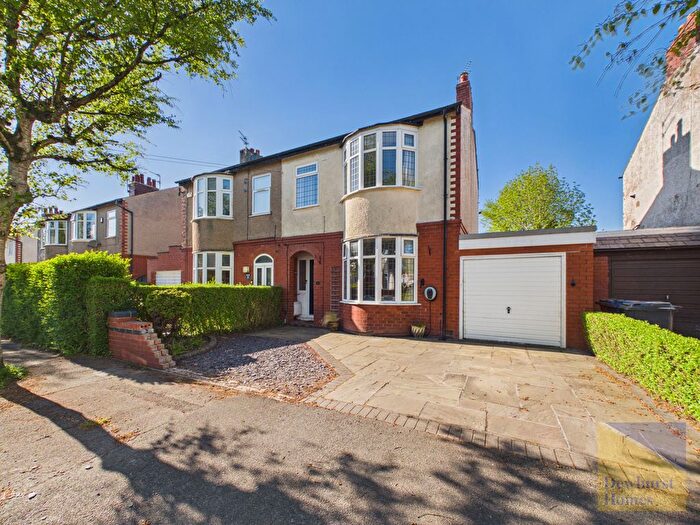 4 Bedroom Semi-Detached House For Sale In Belgrave Avenue, Penwortham, PR1