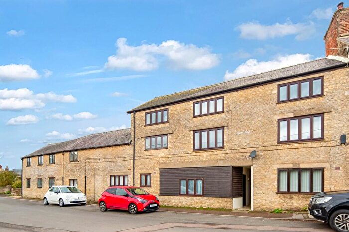1 Bedroom Flat For Sale In East Street, OX27