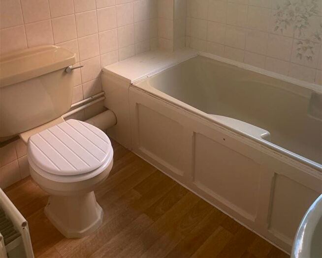 2 Bedroom Flat To Rent In St Georges Court, George Street, Newark, NG24