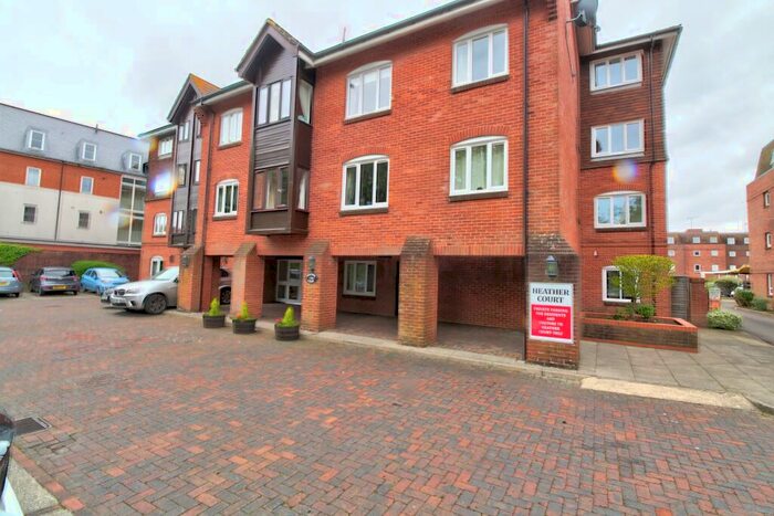 1 Bedroom Retirement Property For Sale In Stockbridge Road, Chichester, PO19