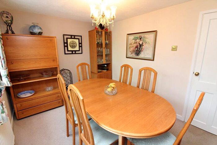 4 Bedroom Detached House For Sale In Astwick Road, Stotfold, Hitchin, SG5
