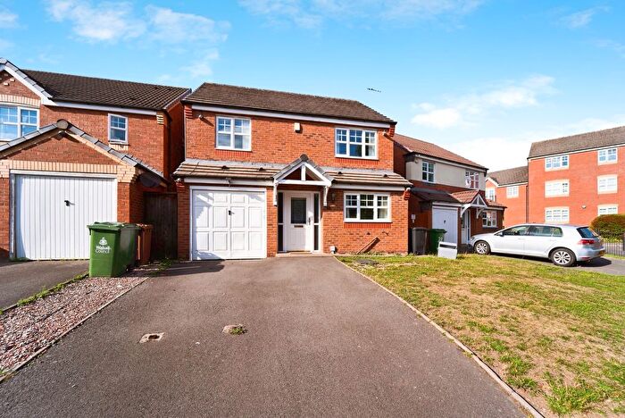 4 Bedroom Detached House For Sale In Ampleforth Drive, Willenhall, West Midlands, WV13