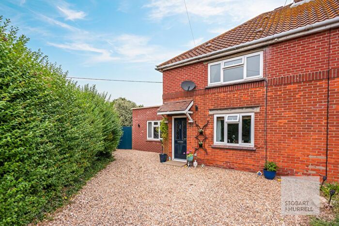 2 Bedroom Semi-Detached House For Sale In Coronation Close, Happisburgh, Norfolk, NR12