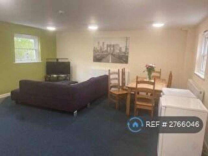 6 Bedroom Flat To Rent In Moss Yard, Leamington Spa, CV31