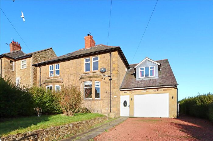 3 Bedroom Semi Detached House For Sale In St. Agnes Gardens, Crawcrook Ryton, Tyne And Wear, NE40