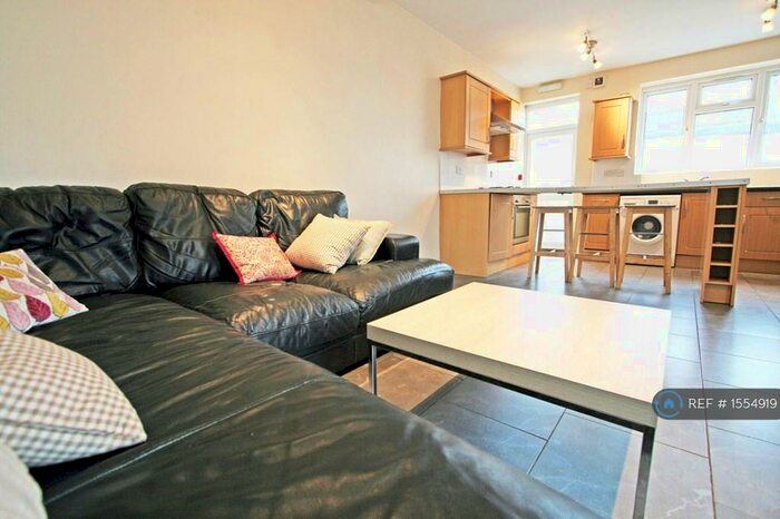 6 Bedroom Terraced House To Rent In Arabella Street, Cardiff, CF24