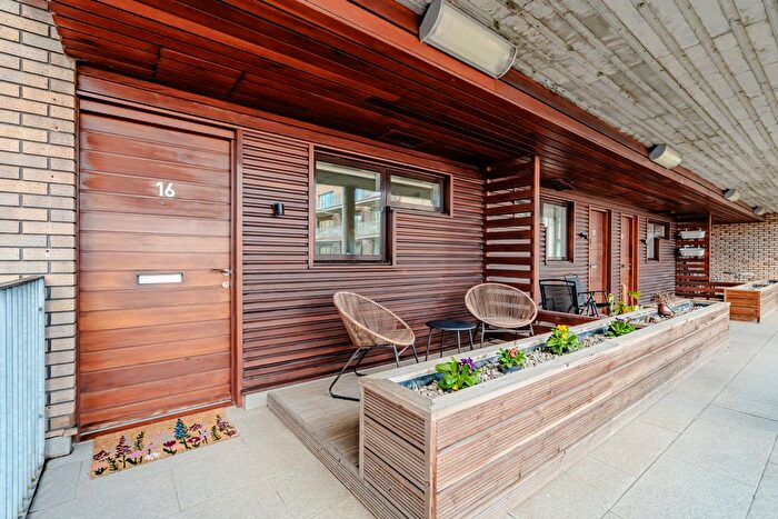 1 Bedroom Flat For Sale In / Melvin Walk, Edinburgh, EH3