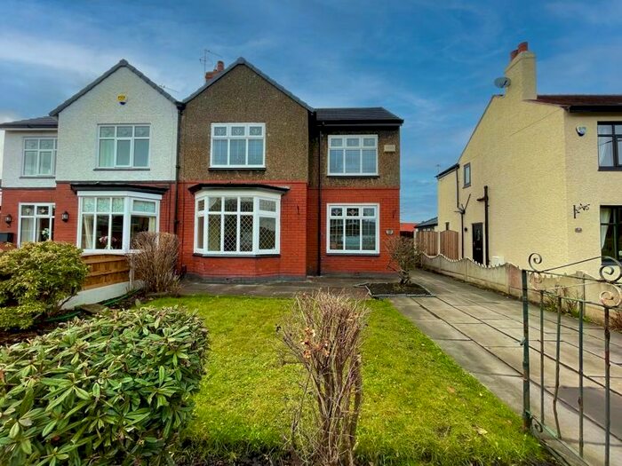 3 Bedroom Semi-Detached House To Rent In The Avenue, Leigh, WN7