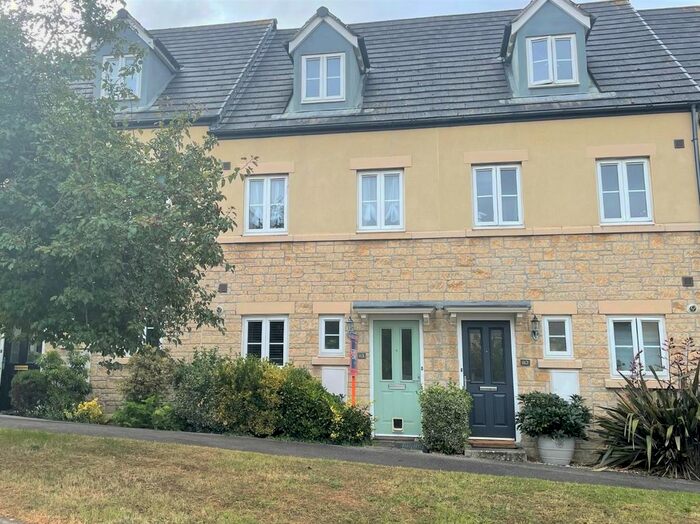 3 Bedroom Property To Rent In Treffry Road, Truro, TR1