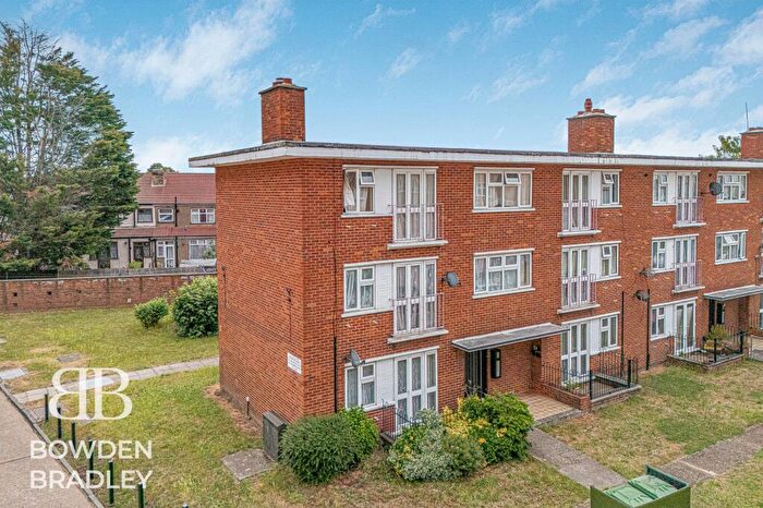 1 Bedroom Flat For Sale In Ilford Lane, Ilford, IG1