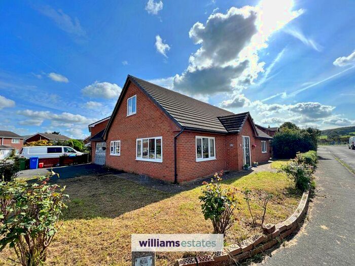 Houses for sale in Ruthin, LL15, Denbighshire