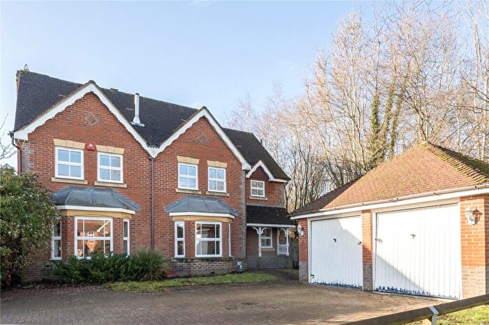 4 Bedroom Detached House For Sale In Hendon Grove, Epsom, Surrey, KT19