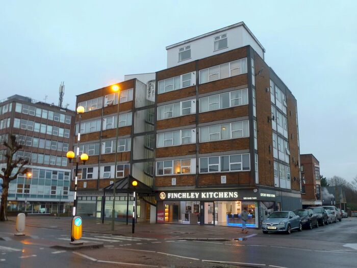 2 Bedroom Flat To Rent In Pyramid House, 952 High Road, North Finchley N12