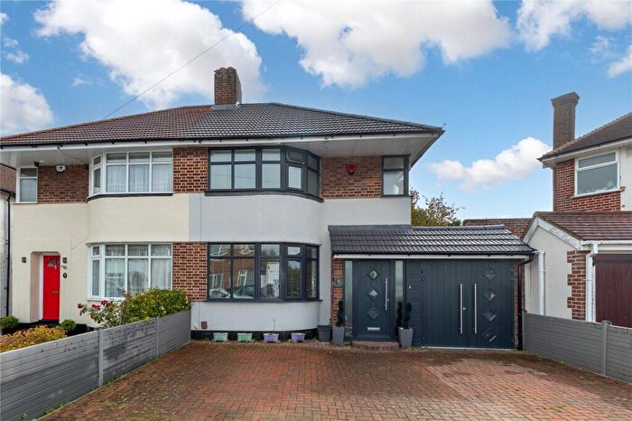 3 Bedroom Semi-Detached House For Sale In Felstead Way, Luton, Bedfordshire, LU2