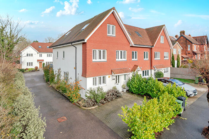 5 Bedroom End Of Terrace House For Sale In Claremont Road, Redhill, RH1