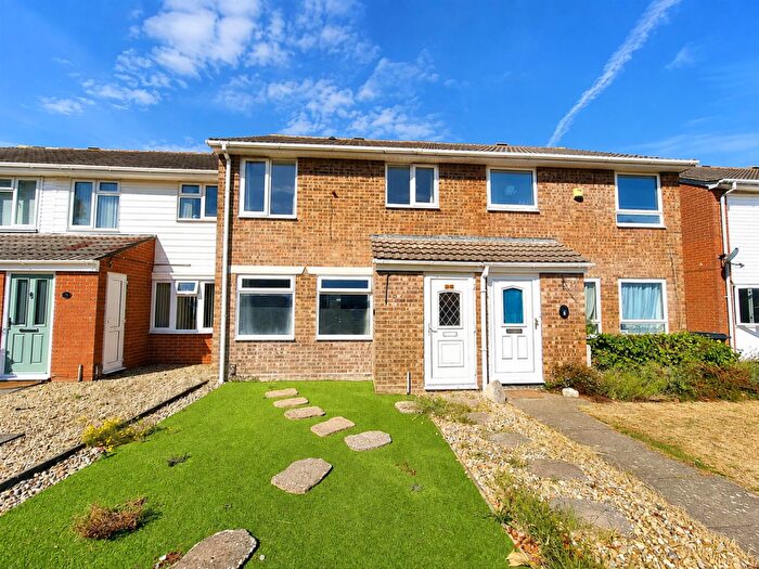 3 Bedroom Terraced House For Sale In Esmonde Close, Lee-On-The-Solent, PO13