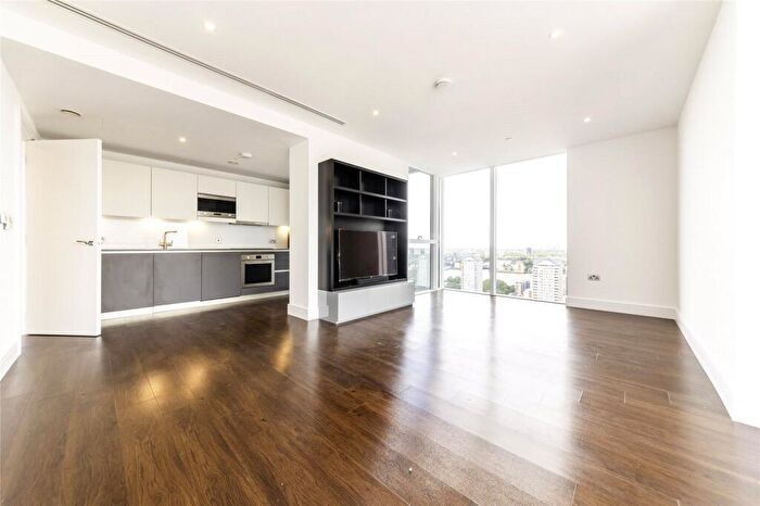 2 Bedroom Apartment To Rent In Maine Tower, Harbour Way, London, E14