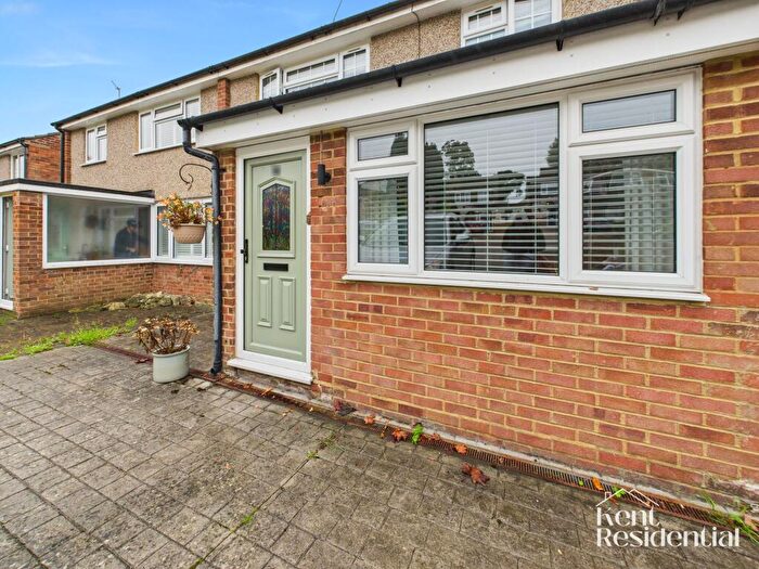 3 Bedroom Semi-Detached House To Rent In Greystones Road, Bearsted, ME15