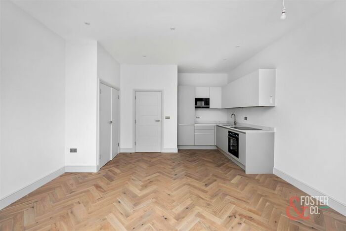 2 Bedroom Flat To Rent In Clarendon Villas, Hove, BN3