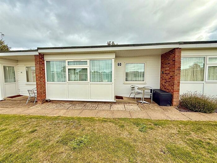 2 Bedroom Chalet For Sale In Beach Road, Scratby, NR29