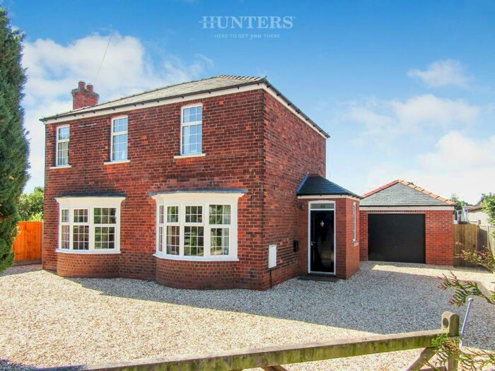 4 Bedroom Detached House For Sale In Willingham Road, Knaith Park, Gainsborough, DN21