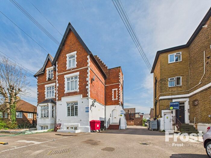 2 Bedroom Flat To Rent In Slough, Slough, Berkshire, SL1