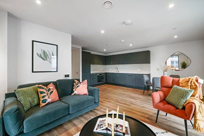 2 Bedroom Apartment To Rent In Francis House, SL6