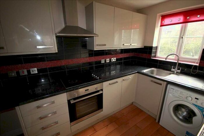 2 Bedroom Flat To Rent In Conference House, Perry Close, Uxbridge, UB8