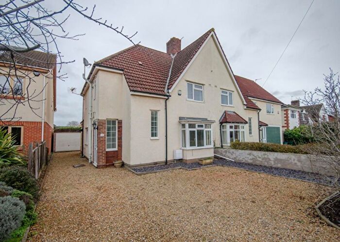 4 Bedroom Semi Detached House For Sale In Malmains Drive, Frenchay, Bristol, BS16